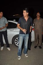 Shahrukh Khan snapped during photoshoot at Mehboob Studios in Mumbai on 6th Aug 2013 (49).JPG